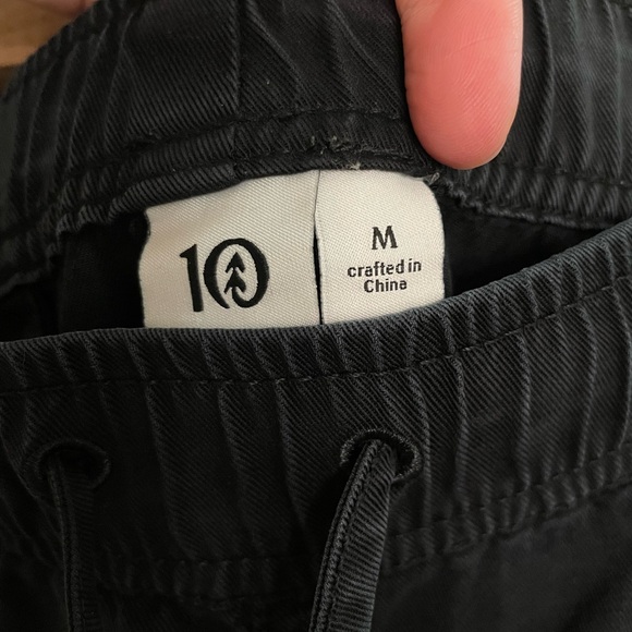 Tentree Colwood Pant Black Tencel
Relaxed Fit | Medium - Picture 2 of 5